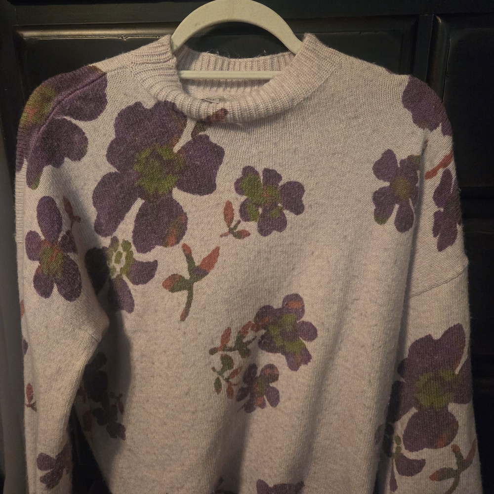 Great Buy**LOFT Lavender Floral Women's Turtleneck Sweater